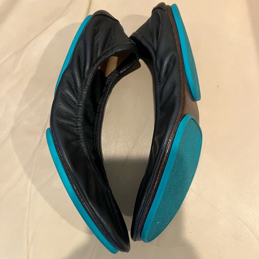 Tieks Black Leather Ballet Flats with Teal Tab Size 8 AS IS - Picture 4 of 8